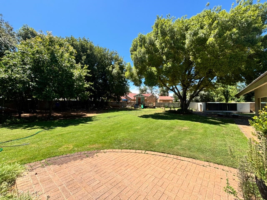 8 Bedroom Property for Sale in Irene Park North West